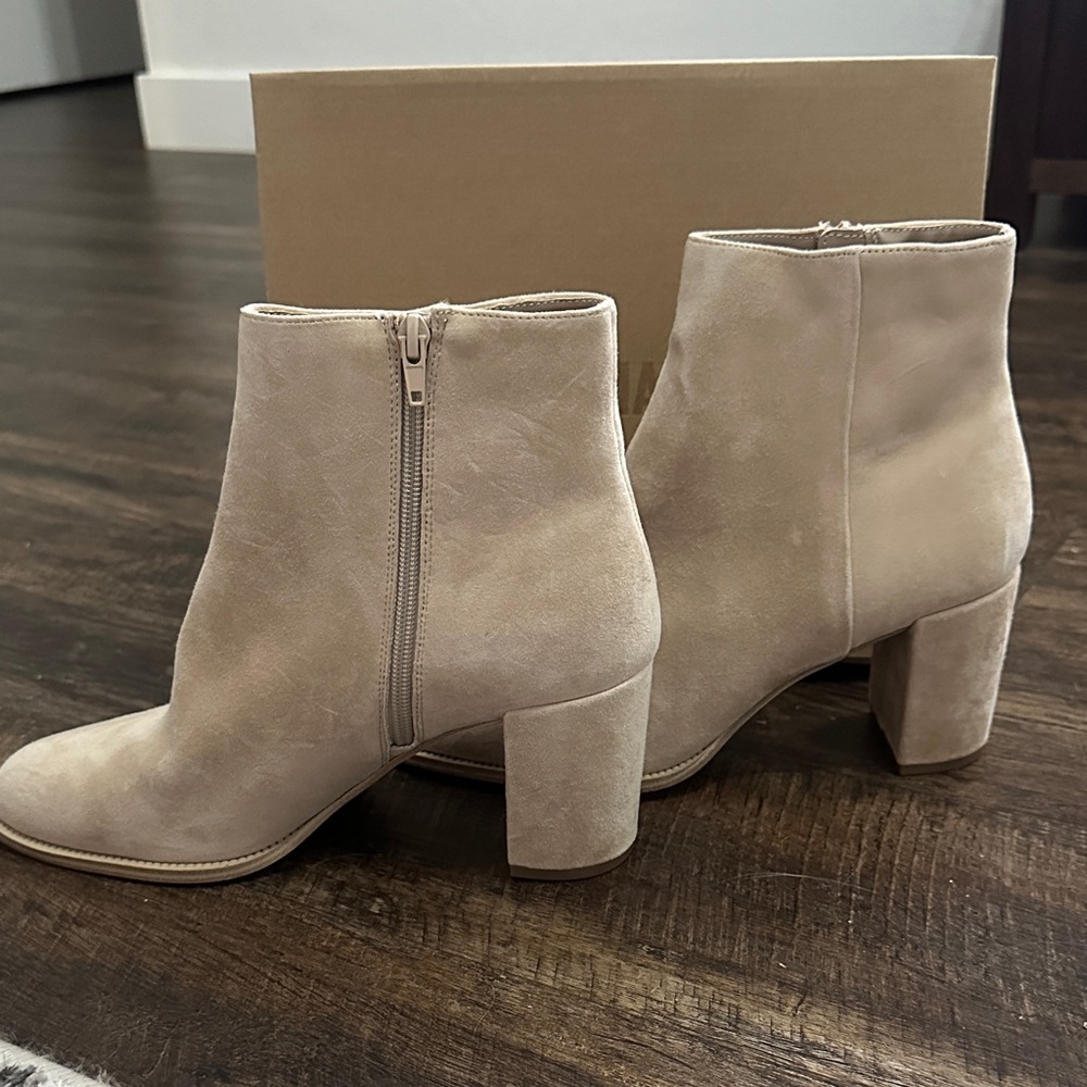 Steve Madden Cream Ankle Booties- never worn